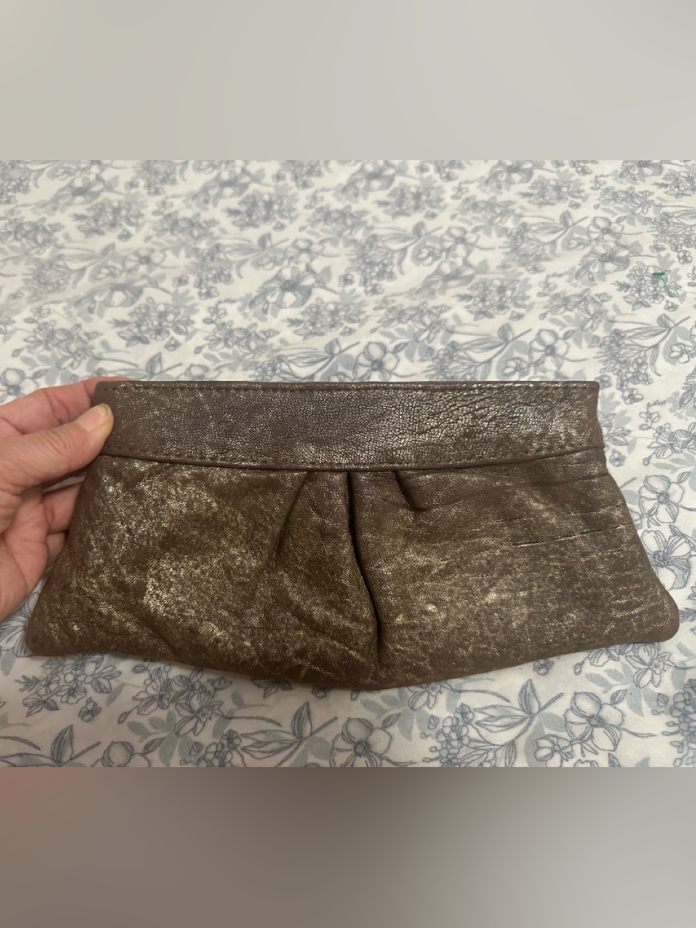 LAURIE MERKIN METALLIC GOLD LEATHER CLUTCH STYLISH